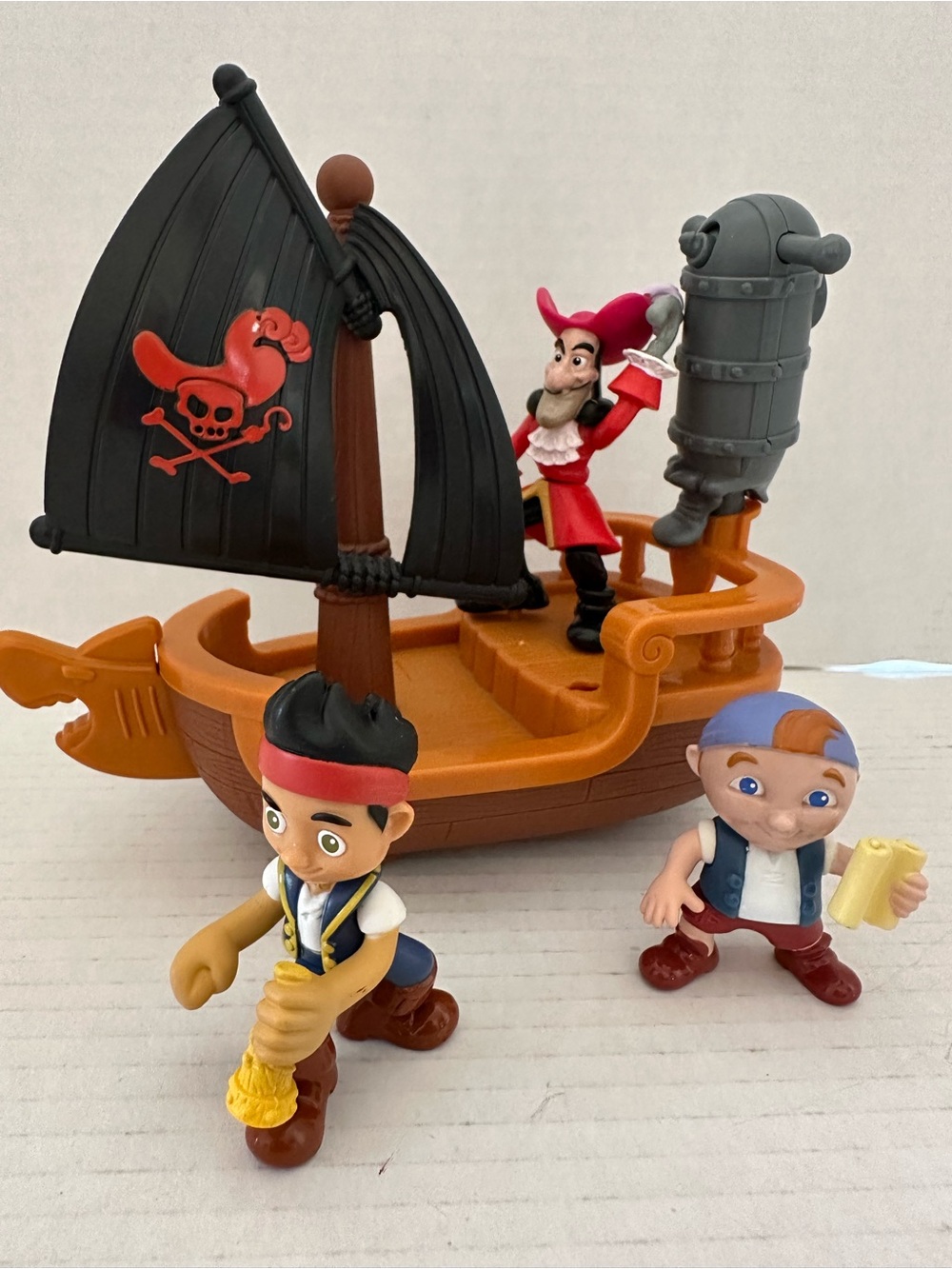 Disney Kids Pirate Ship Playset with 3 Pirate Figures #9